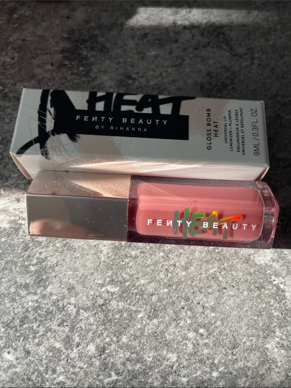 Fenty Fussy Heat 02 Gloss Bomb Heat Universal Lip Luminizer + Plumper